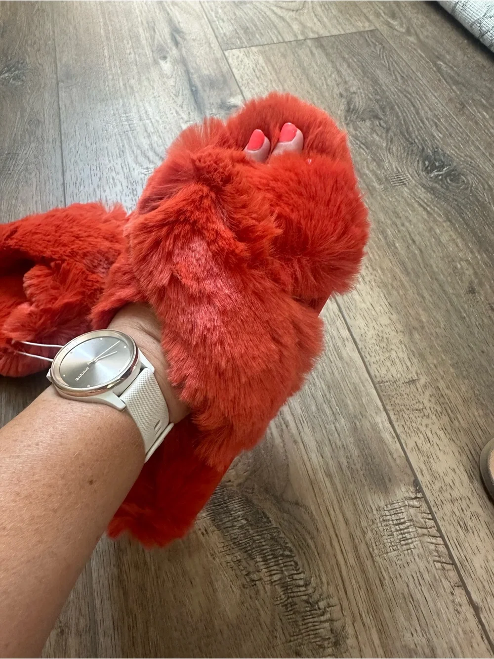 NWT! Cat & Jack Kid’s Slide Slippers, Criss Cross, Red/Orange, Faux Fur, L 4/5